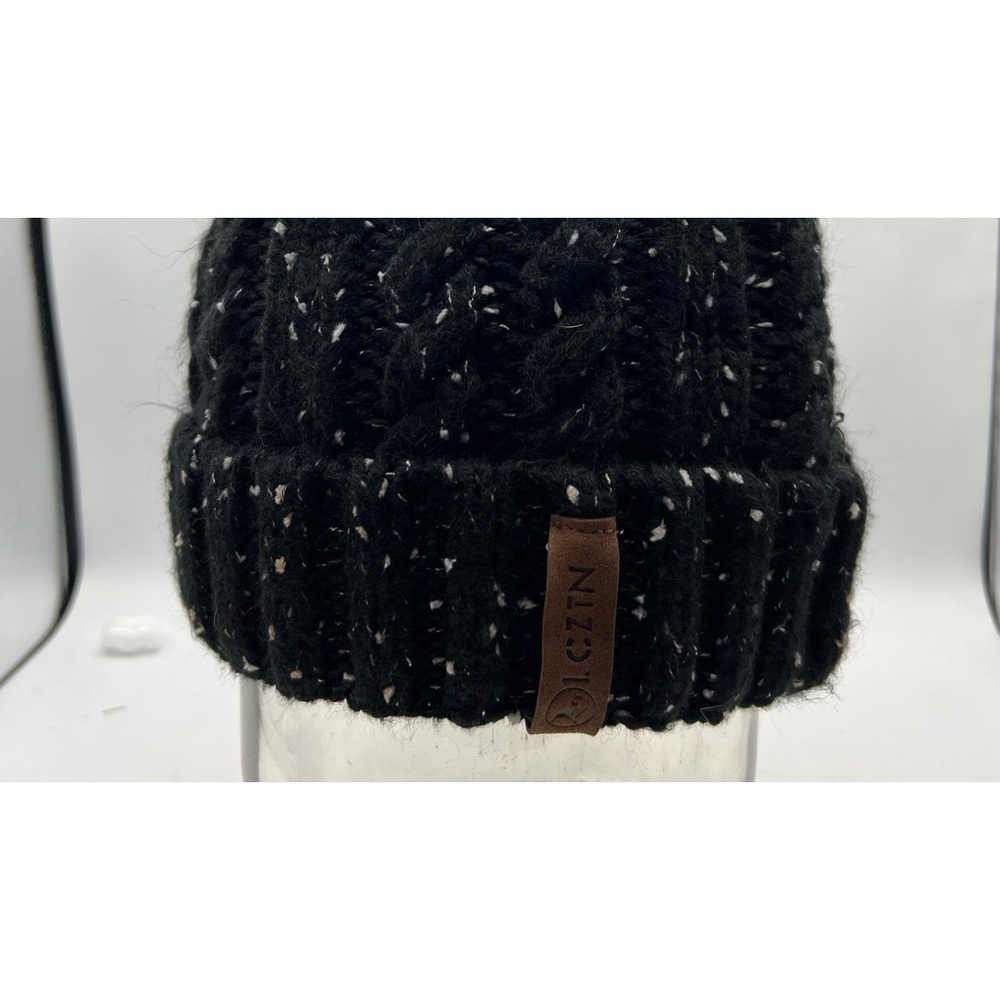LCZTN Beanie OS.  Knit. Faux fur lining. Black w/ white flecks